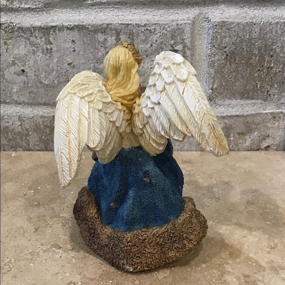 United Design Angel Collection - Picture 3 of 7